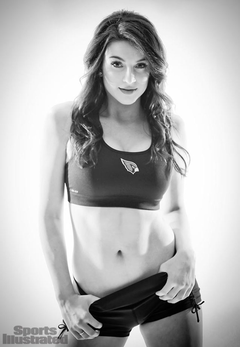 01-Lindsay_Exclusive-BY5_3663.jpg